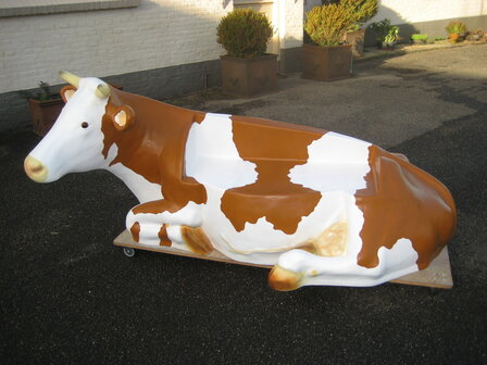 koebank  polyester kunstbeeld 