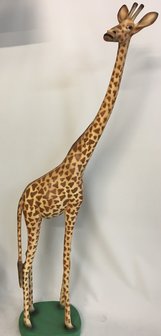 Giraffe 189 cm hoog op sokkel 