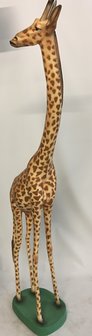 Giraffe 189 cm hoog op sokkel 