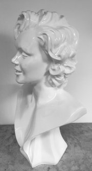 Marilyn Monroe buste.
