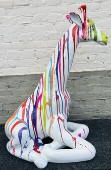 giraffe liggend wit dripping design 