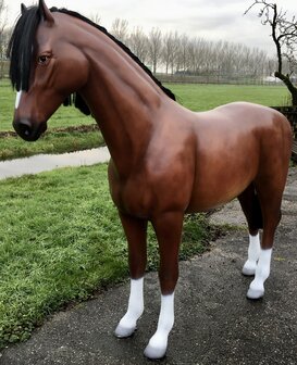 Levensgroot paard met nylon manen en staart 