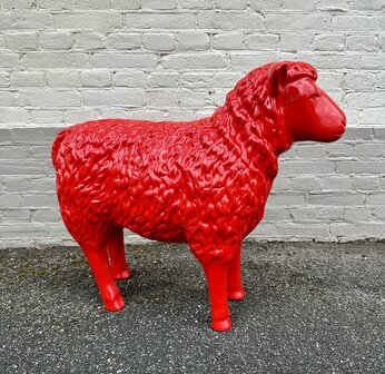 schaap polyester beeld 80 cm rood