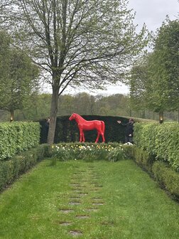 kunstpaard rood 