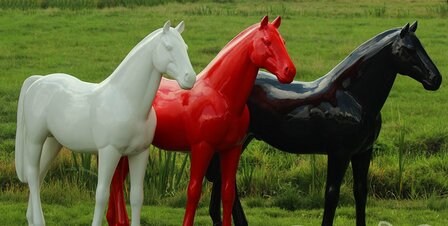 kunstpaard rood 