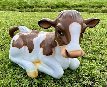 koe  kalf liggend - roodbont - 87cm