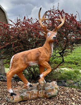 hert op rots polyester beeld jokalux moordrecht 