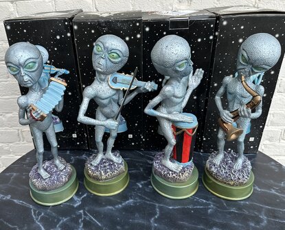 Alien Beeld135x17cm  Led verlichting