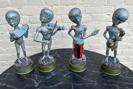 Alien Beeld135x17cm  Led verlichting