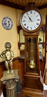 Staand Horloge &ndash; Notenhouten Kast