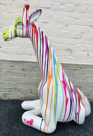 giraffe liggend wit dripping design 