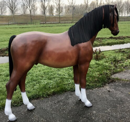 Levensgroot paard met nylon manen en staart 