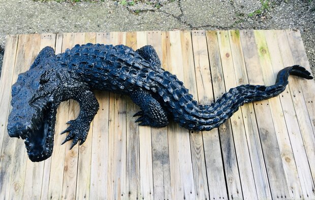 krokodil polyester kunst beeld zwart 175cm