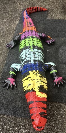 krokodil polyester kunst beeld design trash  210cm
