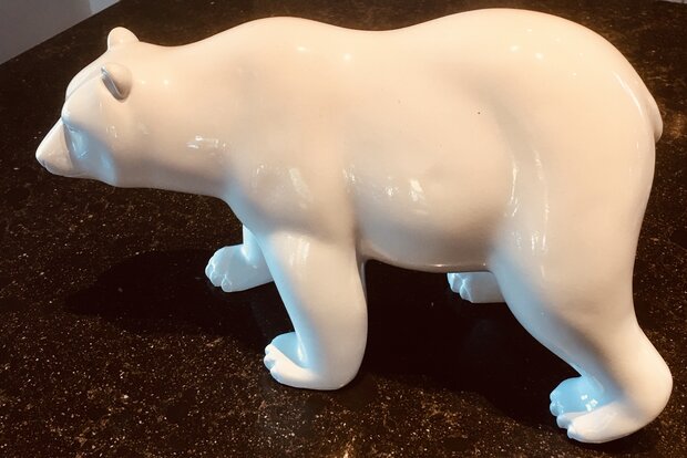 Polar bear wit staand