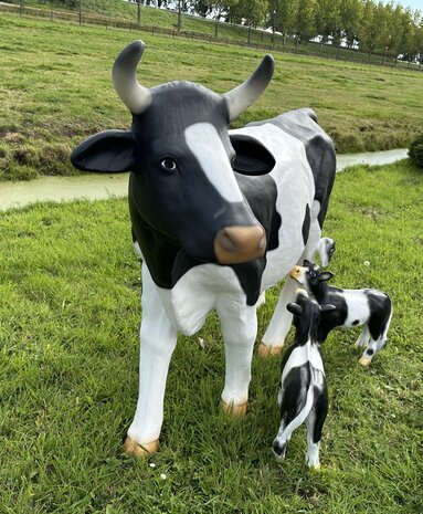 Koe beeld met 2 kalveren levensgroot 