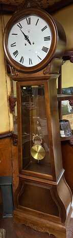 Staand Horloge &ndash; Notenhouten Kast