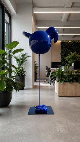 Vogel kunstwerk op metalen voet blauw 