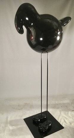 Vogel kunstwerk op metalen voet 