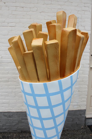 patat-frietzak-stoep reclame