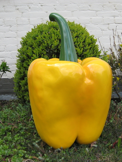 Paprika geel 70cm XL polyester beeld
