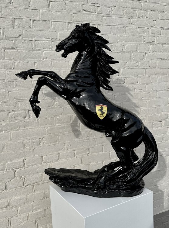 Steigerend paard 95cm ferrari