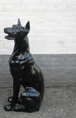 Dobermann zwart hoogglans kunsthars 95cm