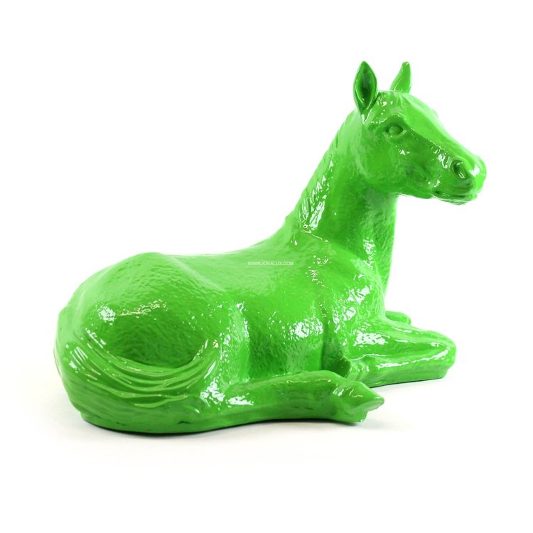 paard liggend polyester beeld groen hoogglans