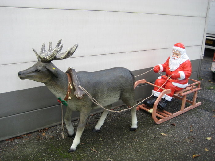 kerstman met slee rendier Decolife Dé polyesterbeelden en decoratie
