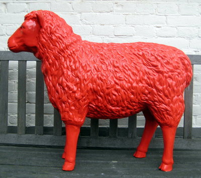 schaap polyester beeld 80 cm rood