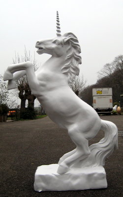 eenhoorn-polyester-beeld-unicorn- 156cm paard