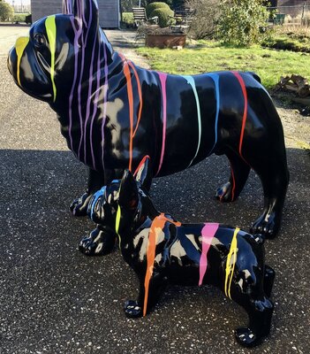 Franse bulldog 90cm polyester beeld ,pup 50 cm zwart dripping -hond