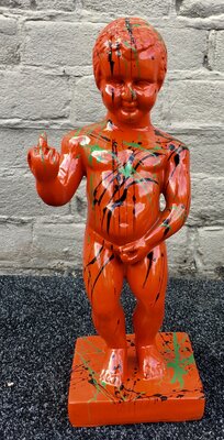 manneken Pis Kunsthars rood  colorful splash 28cm