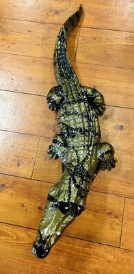 Krokodil beeld 110 x 23 cm dripping