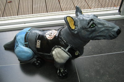 BikerDog BullTerrier kunst beeld design biker dog