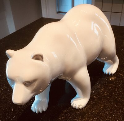 Beer  Polar Bear wit staand beeld van een ijsbeer.