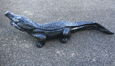 Krokodil beeld 110 cm zwart hoogglans