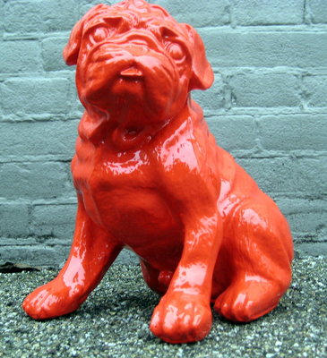 Mops Hond Kunsthars rood