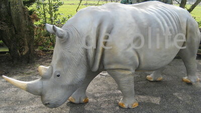 Neushoorn  rhino op ware grootte 390cm